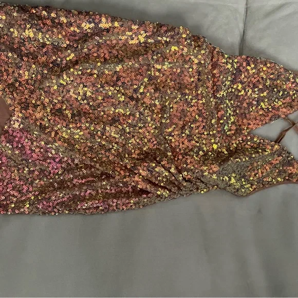 Short casual dress  very elegant - Picture 2 of 3